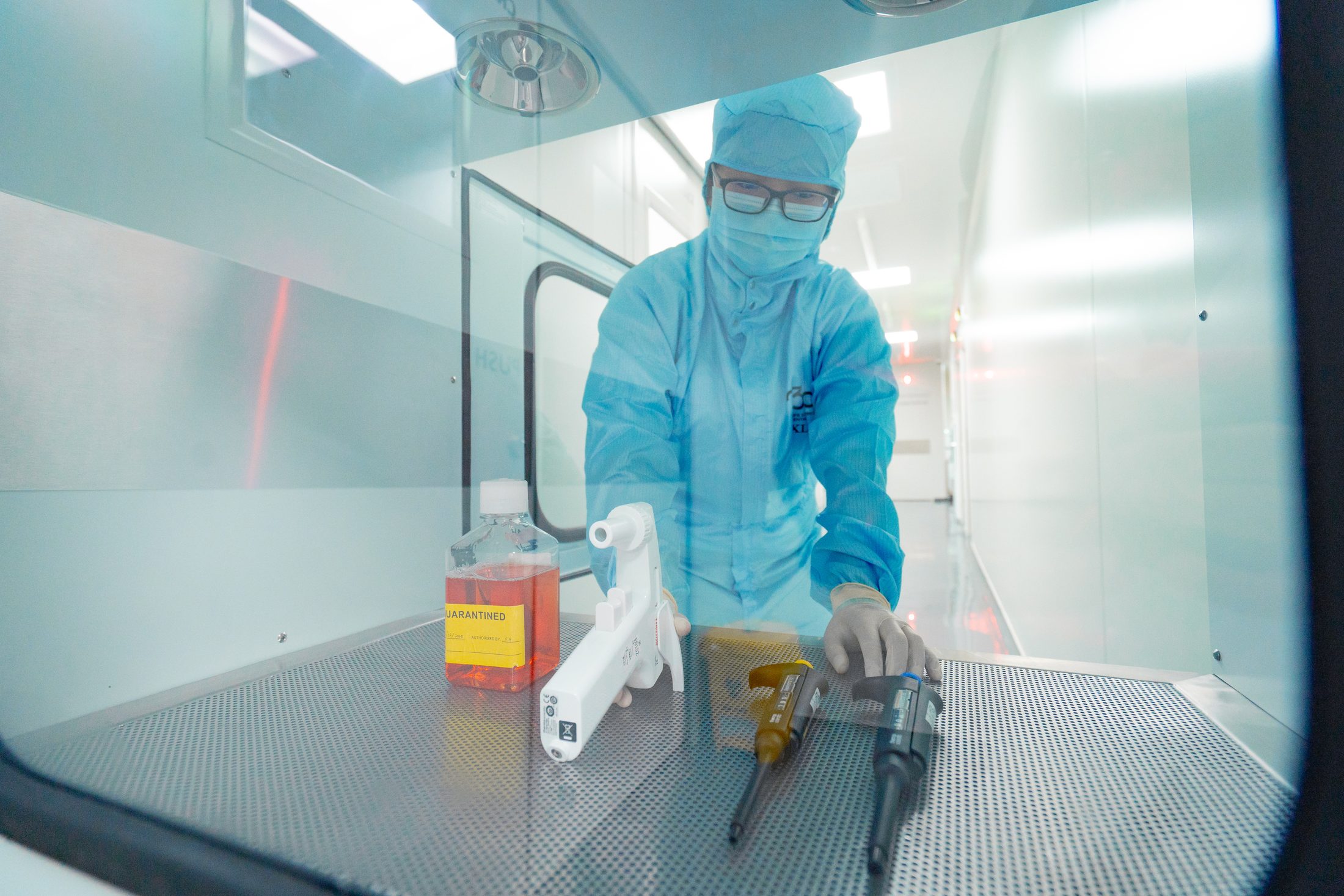23C biosafety cabinet laboratory work